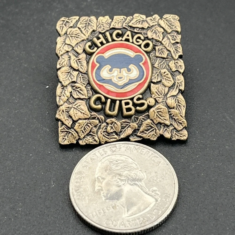 MLB Baseball Chicago Cubs Bronze Tone Lapel Hat Pin LE 5000‎